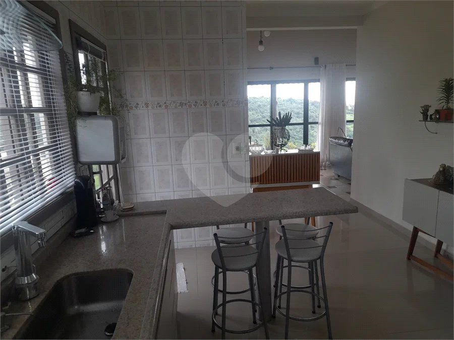 Excelente Casa Térrea no Condomínio Outeiro das Flores – Conforto, Segurança e Contato com a Natureza