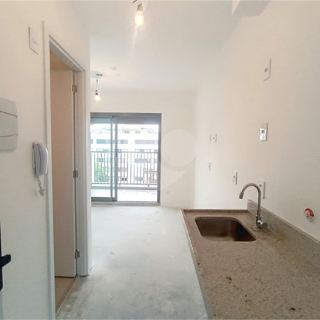 Studio de 22m2 com sacada à venda na Vila Mariana