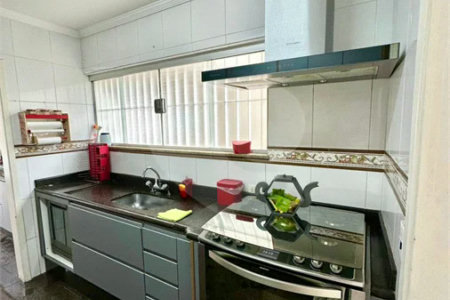 Casa de Alto Padrão à Venda no Parque dos Pássaros – 350 m²