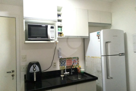 Apartamento à venda com 38m² e 1 dormitório, localizado no bairro Jardim Flor da Montanha.