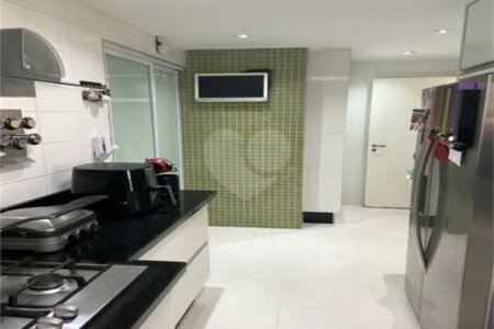 Apartamento à venda Mooca, 149m², andar alto, 3 suítes, 2 vagas, varanda gourmet, porteira fechada