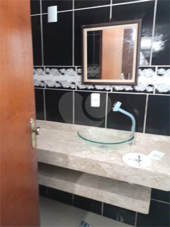 Sobrado á venda, com 03 Dormitórios, em Ibaté.