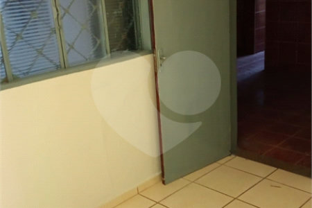 Linda Casa muito bem localizado na rua três na cidade de Rio Claro