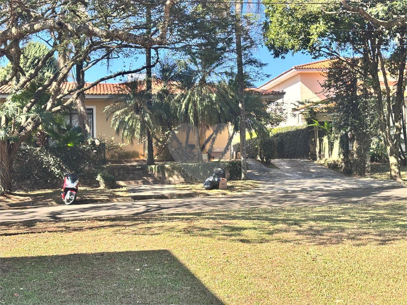 Terreno no Parque Sabará próximo a portaria