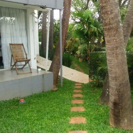 Casa no Butantâ com jardim e piscina