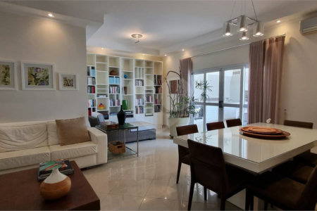 Lindo sobrado com 4 suites e piscina à venda, 365m², por R$ 2.450.000,00 no condomínio Villa Suiça, em Indaiatuba/SP.