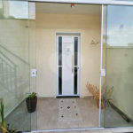 APTO TERREO COM QUINTYAL AMPLO, 2 QUARTOS 1 SUITE ,R$ 440 MIL
