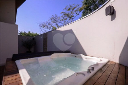 Casa com 4 Dormitórios sendo 1 suíte, com 3 Vagas