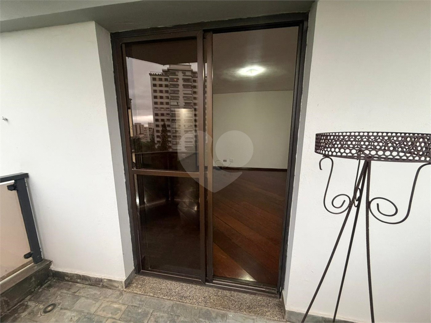 Apartamento com 3 suítes no Jardim França