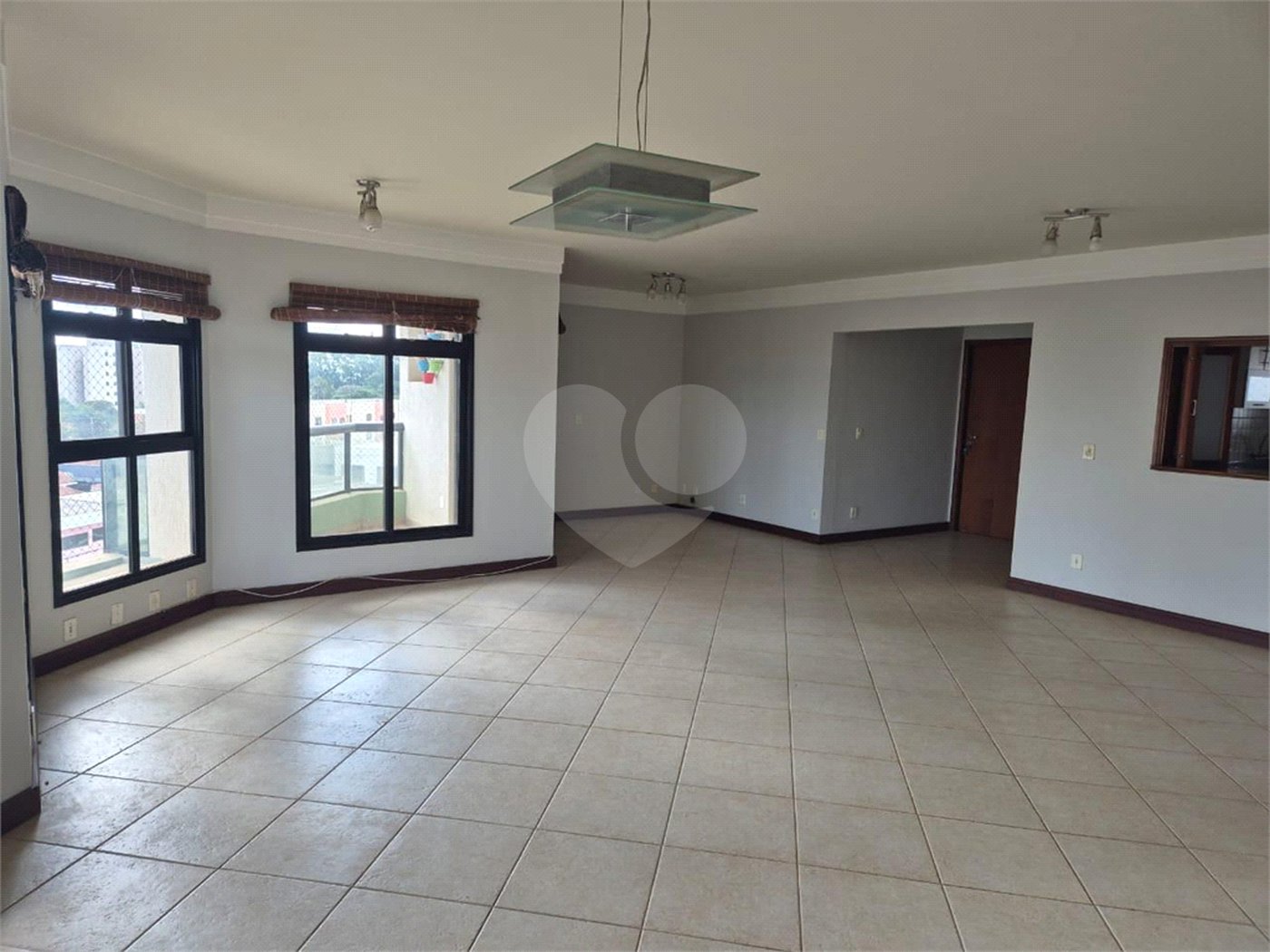Apartamento de Alto Padrão no Edifício Taiamã – Centro da Cidade
