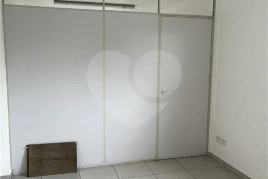 Ótimo Prédio Comercial !! Vende Total ou Aluga andar superior..OPORTUNIDADE !