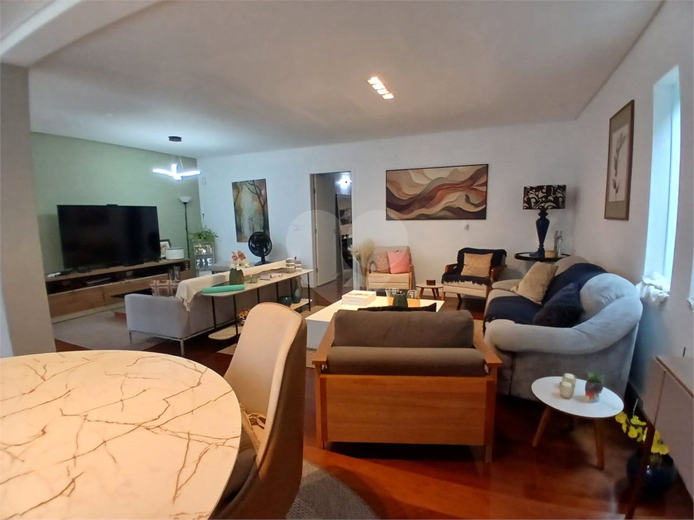 Oportunidade No Alto de Pinheiros Ótimo Sobrado com 352m² de A.C, frente para uma bela Praça.