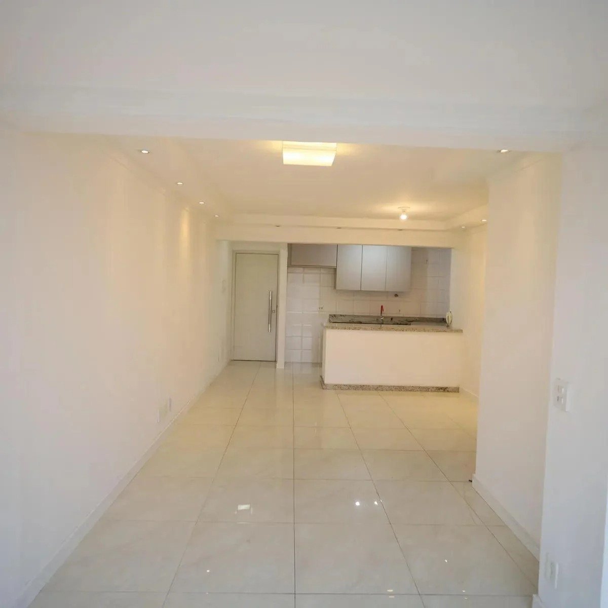 Apartamento à venda com 3 quartos, sendo 1 suíte, em Cidade São Francisco, São Paulo - SP