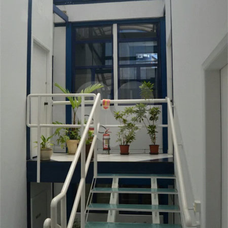 Edifício de 4 pavimentos à venda no Condomínio Centro Comercial Alphaville