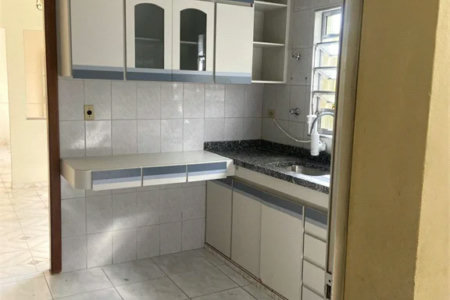 Espaçosa Casa Térrea para locação - Vila Ipojuca