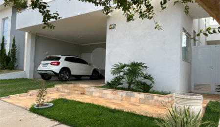 Casa à venda com 3 suítes no condomínio Quebec, São Carlos - SP