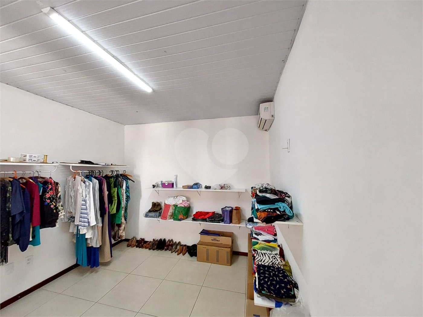 Casa residencial com ponto comercial a venda no Centro