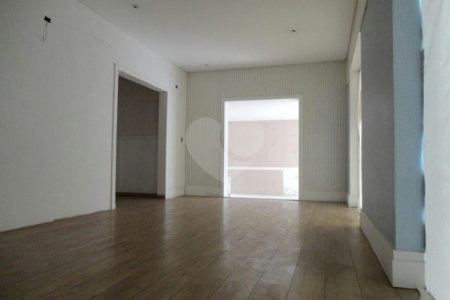 Excelente Casa Térrea Comercial em Região Nobre !!!