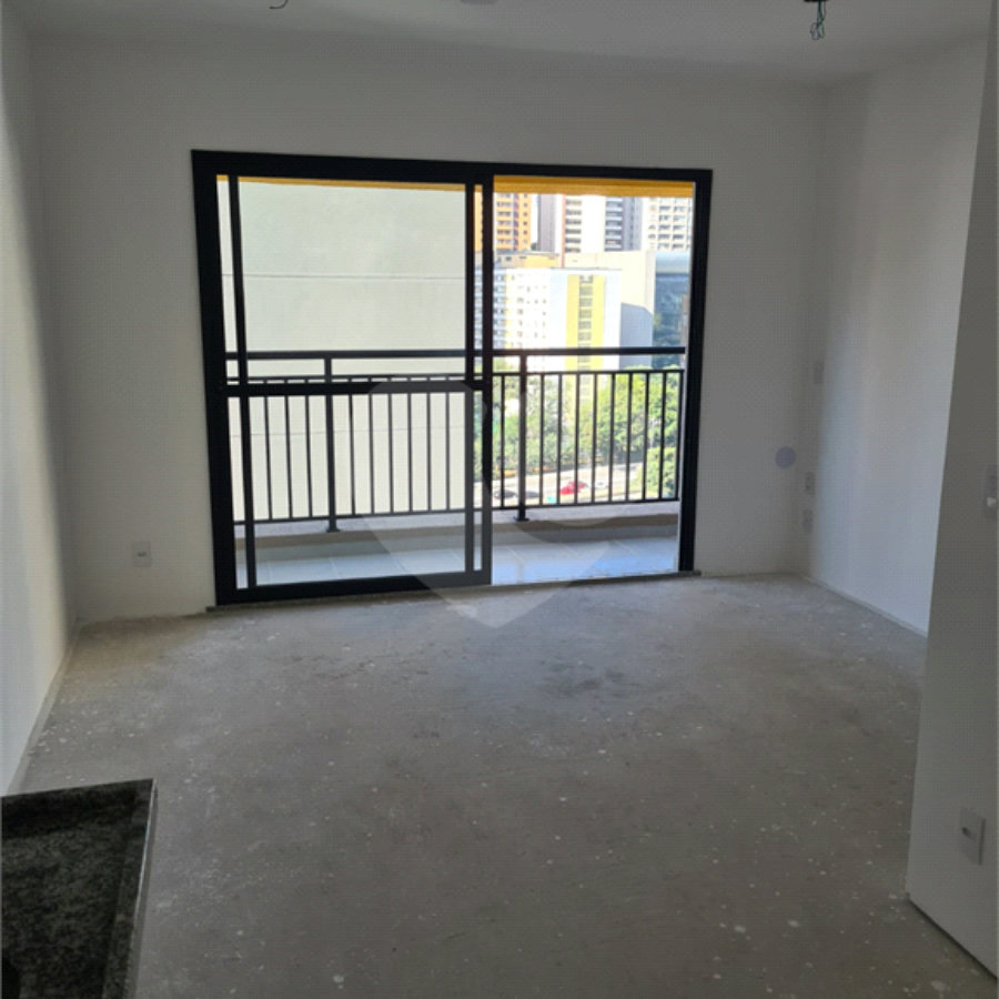 Apartamento à venda na Bela Vista de 24m2 com 1 dormitórios e sem vagas.Estuda Permuta.