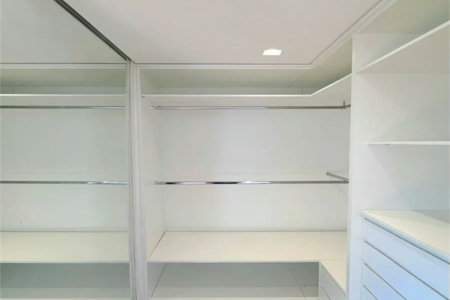 Belíssimo apartamento Ed. Four Seasons - Rua Almansa, 225 - Vila Andrade 2 suites com 3 vagas