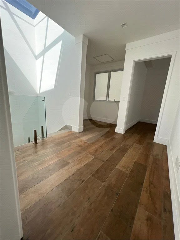 Residencial Tremembe Casa Linda - 255 mts - 04 dormit sendo 02 suites , 5 wcs - 04 vagas