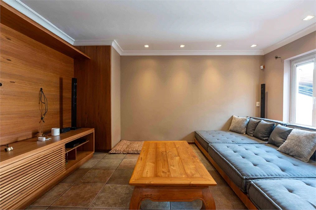 Casa à venda com 6 quartos, sendo 4 suítes,  em Morumbi, São Paulo, SP