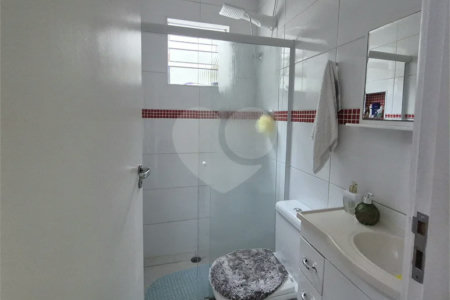 Casa de vila com 3 dormitórios sendo 2 suítes em Santana