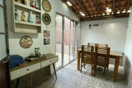 Apartamento térreo , com 72m² , 3 dormitórios , à venda no bairro do Cambucí.