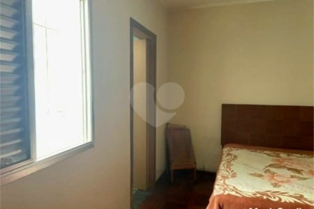 Casa com 180m², 3 dormitórios, sendo 1 suíte, 2 vagas, à venda na Vila Prudente.