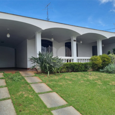 Casa comercial para locação no Centro