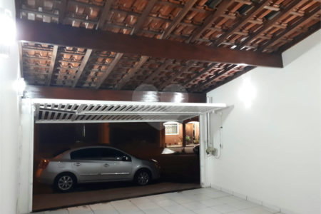 Casa térrea no Jardim Hikari para venda.
