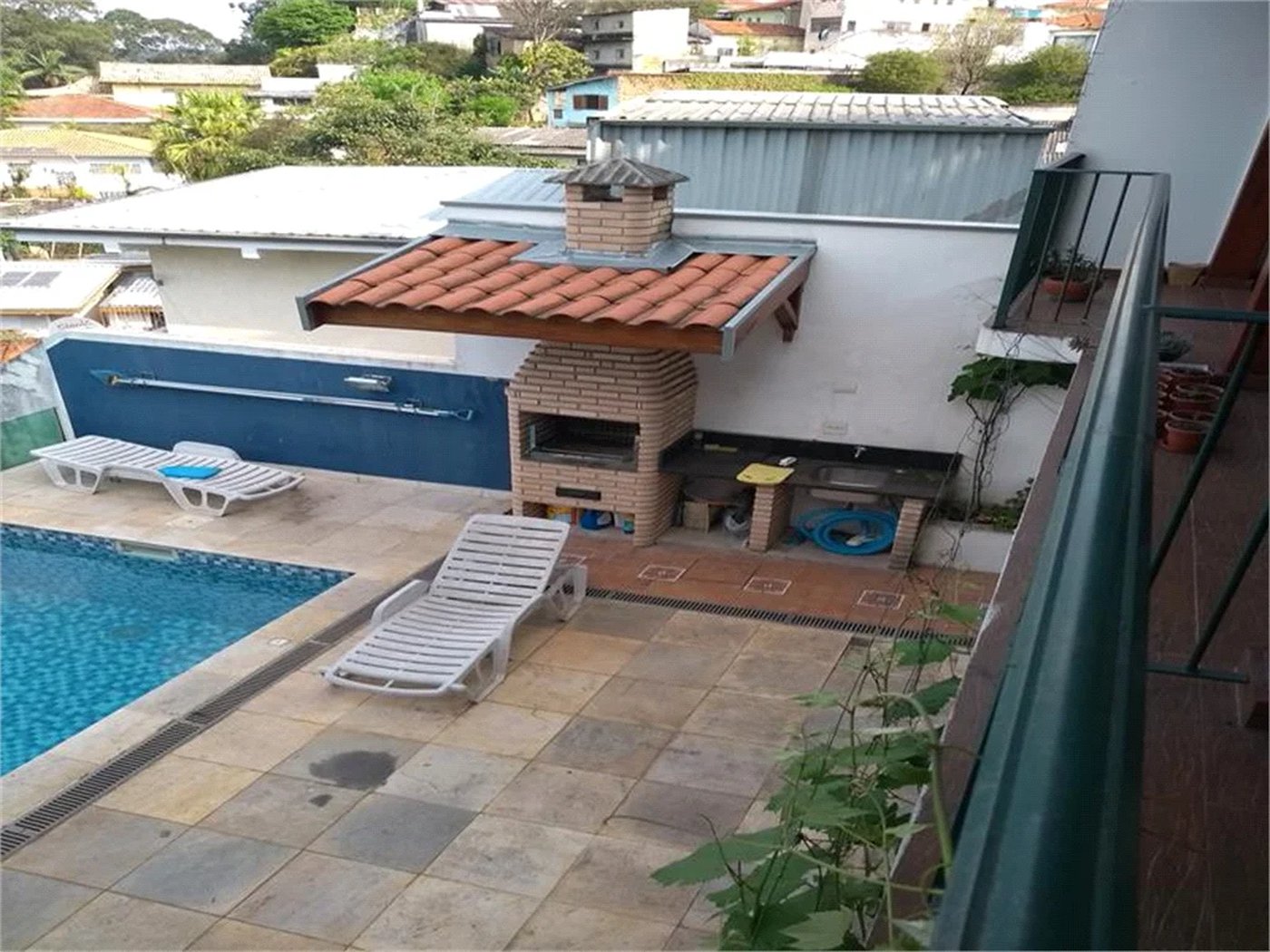CASA ESTILO COLONIAL PODENDO SER UTILIZADO COMO AIRBNB