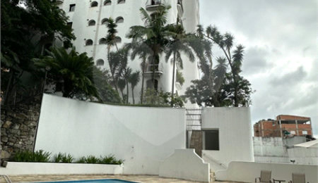 Apartamento à venda com 3 quartos, sendo 1 suíte,  em Vila Andrade, São Paulo, SP