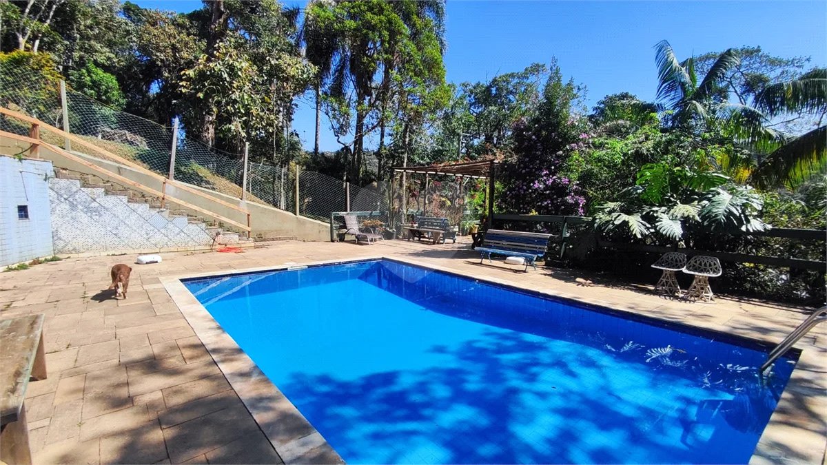 Casa á venda em condominio em Caieiras SP