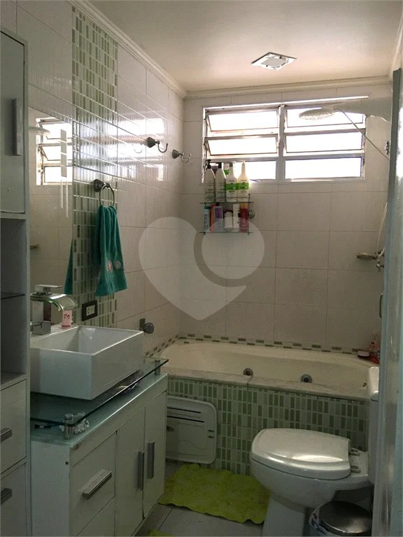 Casa 4 dormitórios, 3 vagas