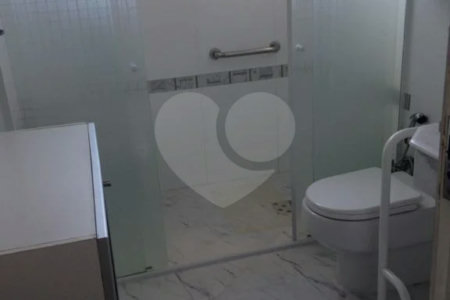Apartamento à venda na Santa Cecília.