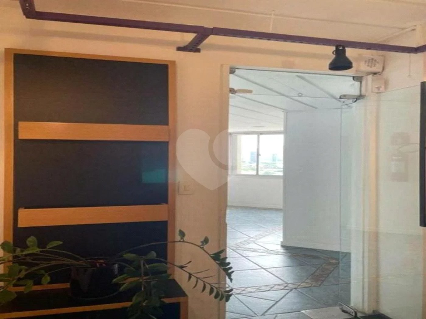 Sala comercial na Berrini, venha conhecer.