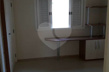 Sobrado à venda com 3 quartos, sendo 1 suíte,  em Condomínio Residencial Terras do Caribe, Valinhos, SP