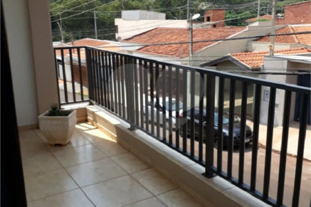 Sobrado à venda com 3 quartos em Jardim Bicão, São Carlos, SP