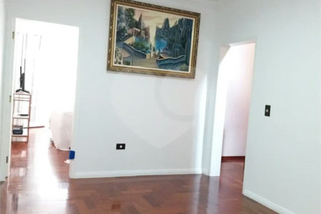Casa com 324m², 4 dormitórios, sendo 1 suíte, 4 vagas, à venda no Jardim Las Vegas em Santo André.
