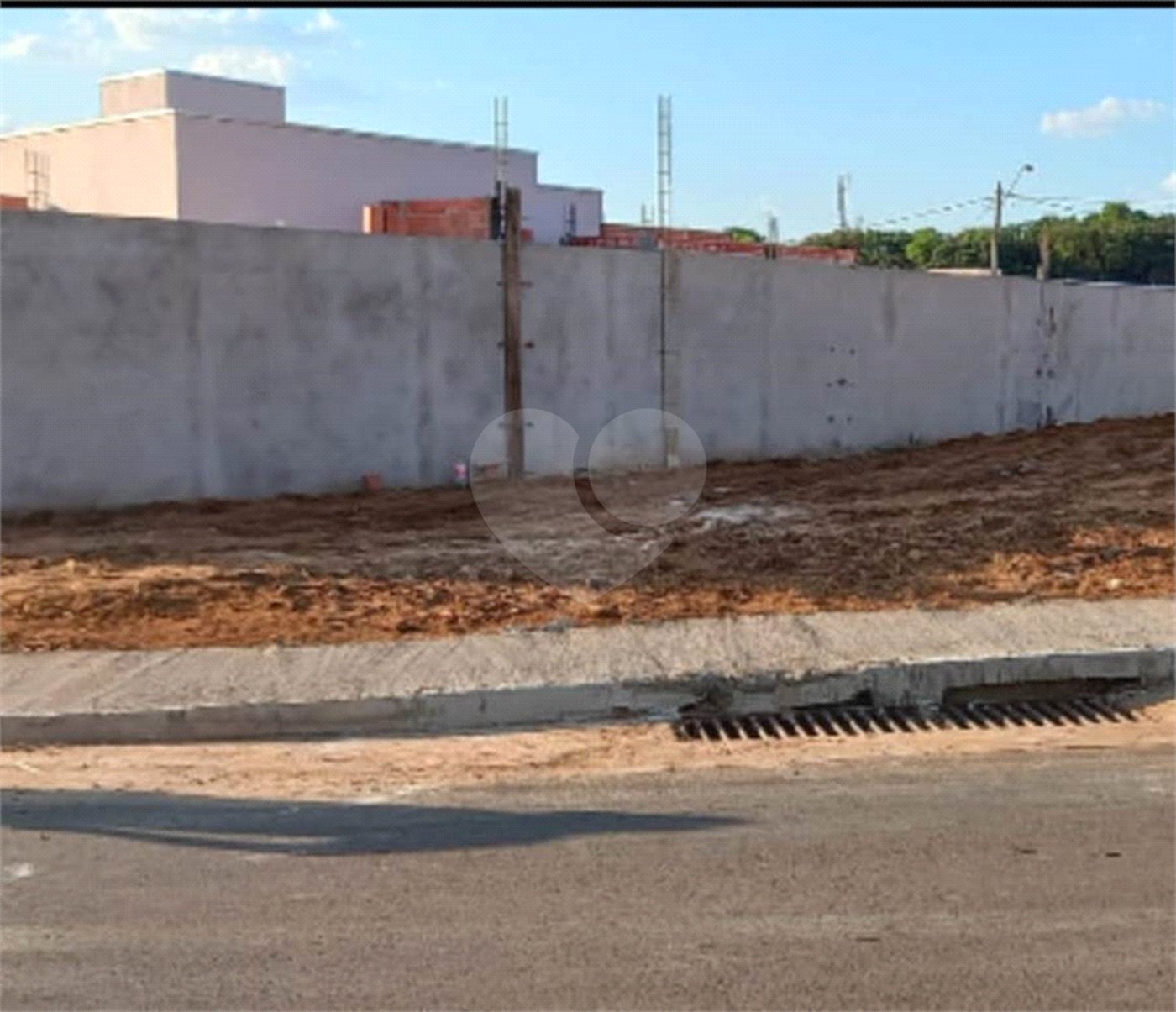 Terreno com 250,00 m² de área total, na Vila Carmem .