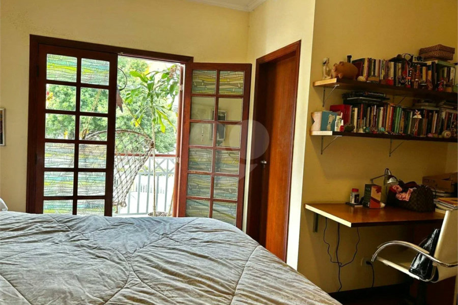 Excelente Sobrado na Vila Matilde. Venha fazer uma visita.