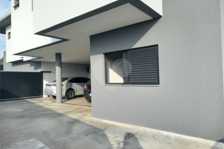 Sobrado à venda com 5 quartos, sendo 3 suítes, em Residencial Jatobás, Louveira, SP