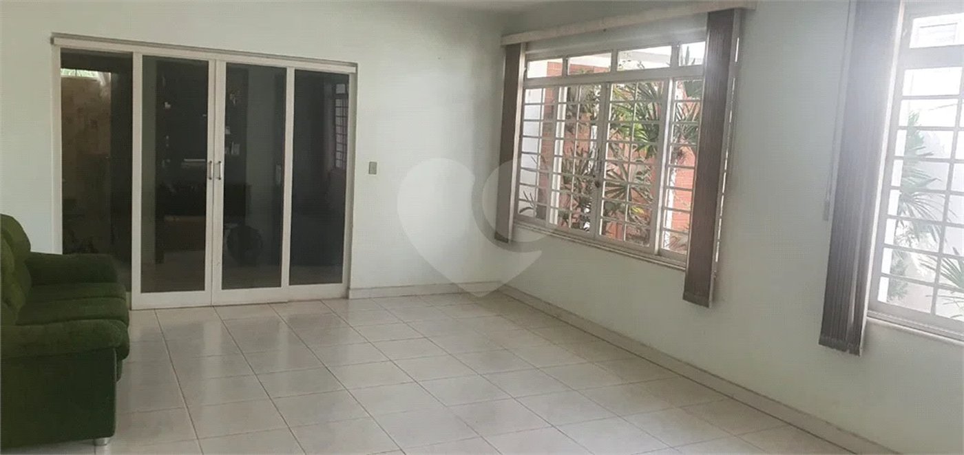 Casa Residencial ou Comercial para alugar em Piracicaba - SP.