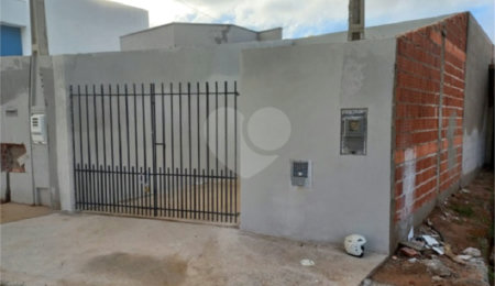 Casa Térrea à venda com 2 quartos em Jardim São João Batista, São Carlos, SP