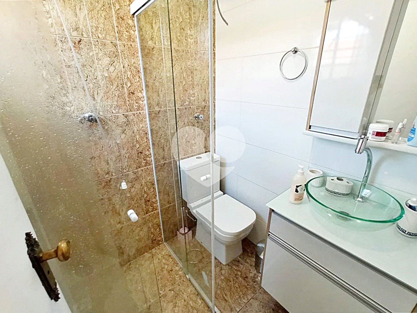 Casa Santa Teresinha | 4 Suítes | 280m² | 3 Vagas | Excelente Localização