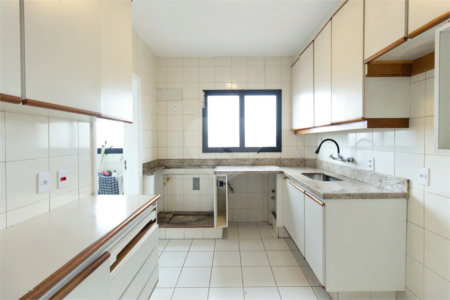 Apartamento a Venda na Chácara Santo Antônio, 163 m², 3 suítes, 2 vagas,, lazer e próximo ao parque