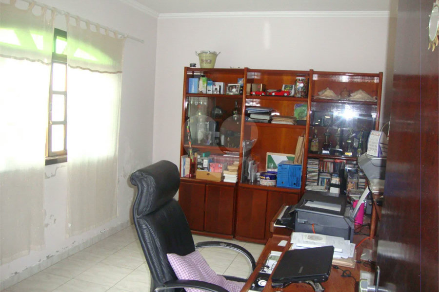 Chácara à venda com 5 quartos, sendo 2 suítes, em Jardim Arujá, Arujá, SP