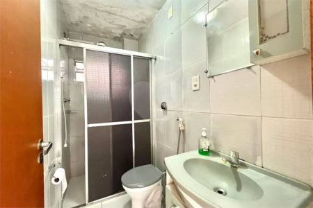 Sobrado espaçoso à venda com 220m² no Planalto Paulista