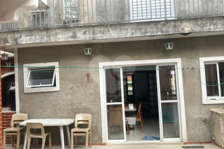 Excelente Sobrado à venda no Planalto - 5 Quartos/4 Suítes/2 Vagas na garagem